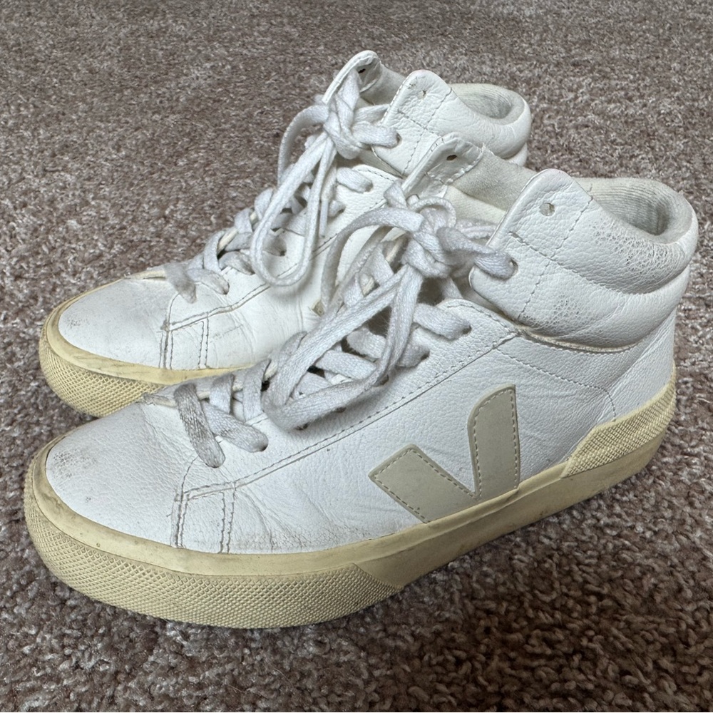 Veja Minotaur Leather Sneakers